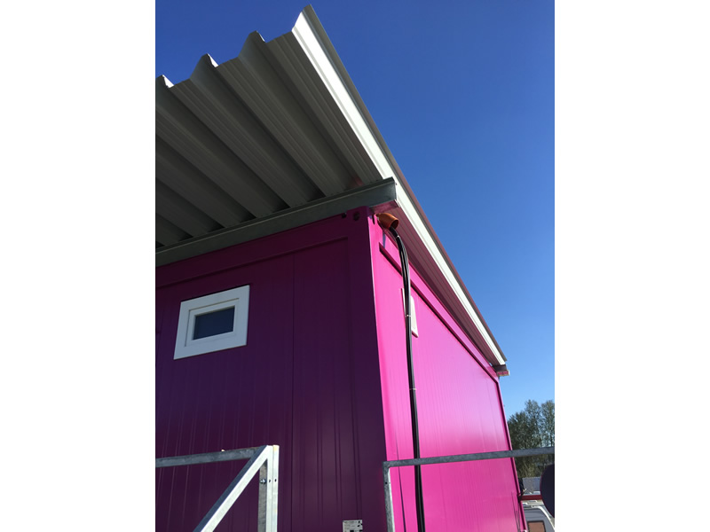Raumcontainer-Anlage mit Pultdach und Vordach